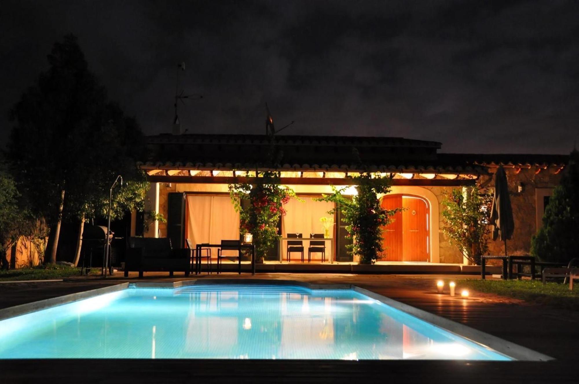 Vista Mit Pool Und Garten Ferienhaus